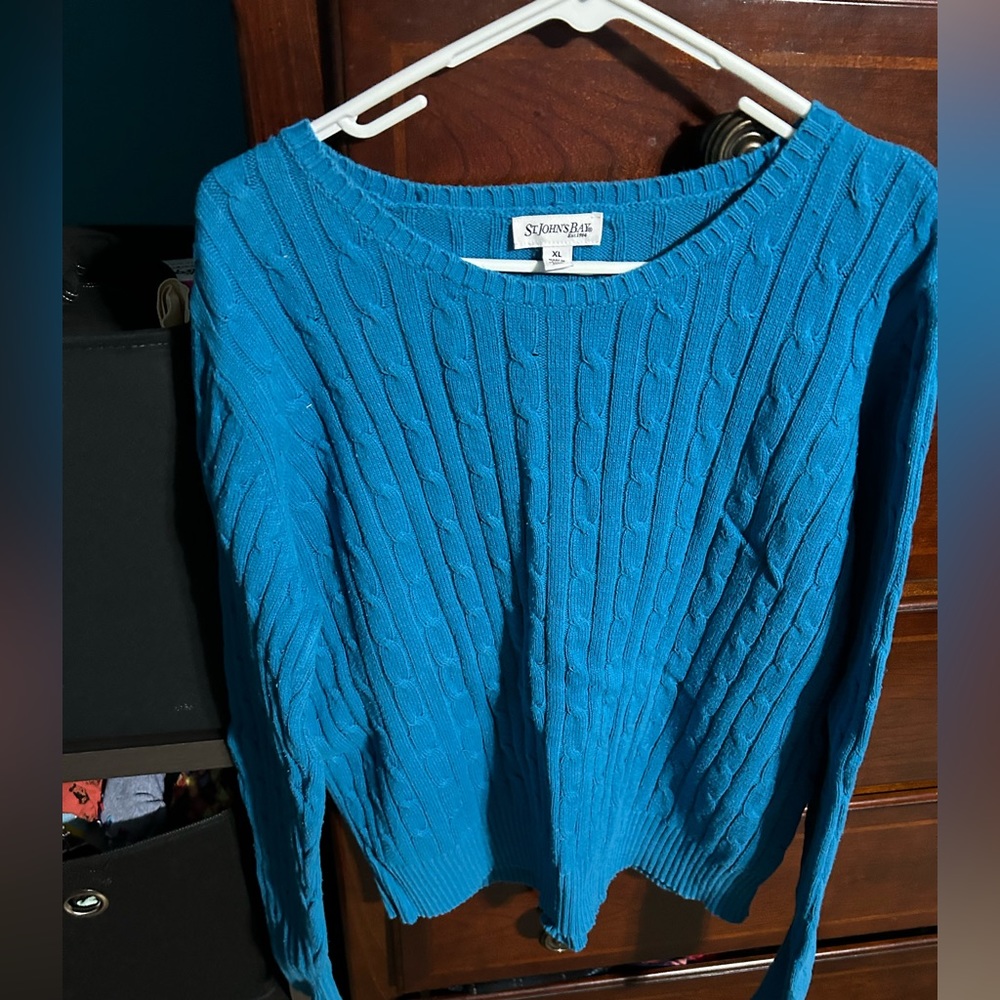 Last Chance Donating next week. Crew sweater. Not bulky.
